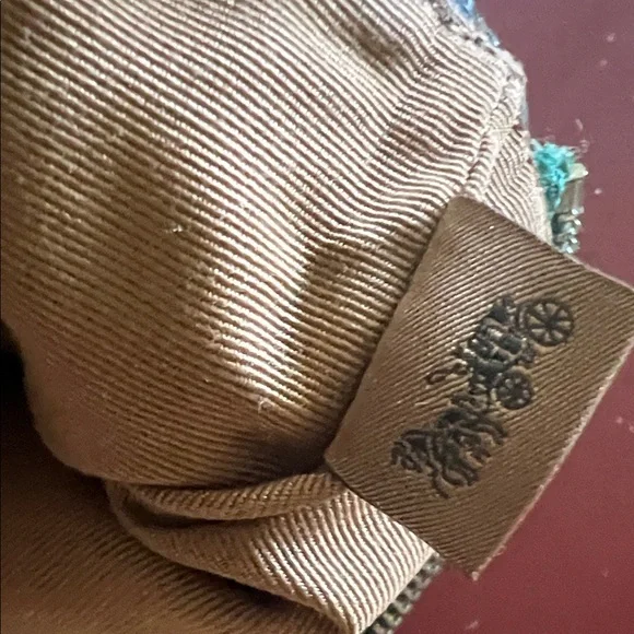 Coach Forest Green Wristlet 100% Real Leather And Authentic - Picture 4 of 9